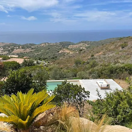 Villa Dans Le Maquis - Piscine - Vue *